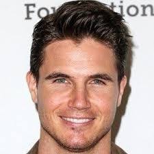 Robbie Amell